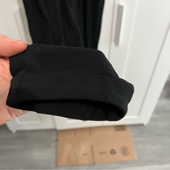 Elie Tahari jumpsuit, black, size 4 - Picture 11 of 16